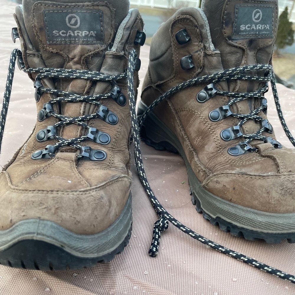 Scarpa leather hiking boots 7.5